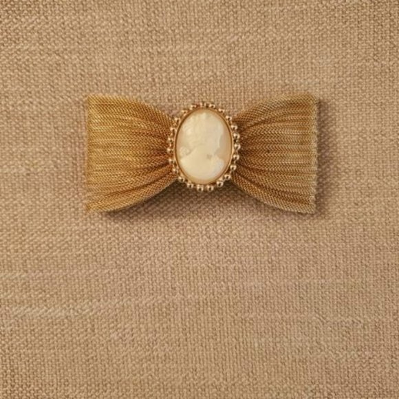Vintage Gold Tone Cameo Hair Barrette - Picture 1 of 4